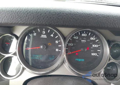 2010 Chevrolet Silverado 1500 Lt z USA, uszkodzony, nr VIN 1GCSCSE04AZ297467